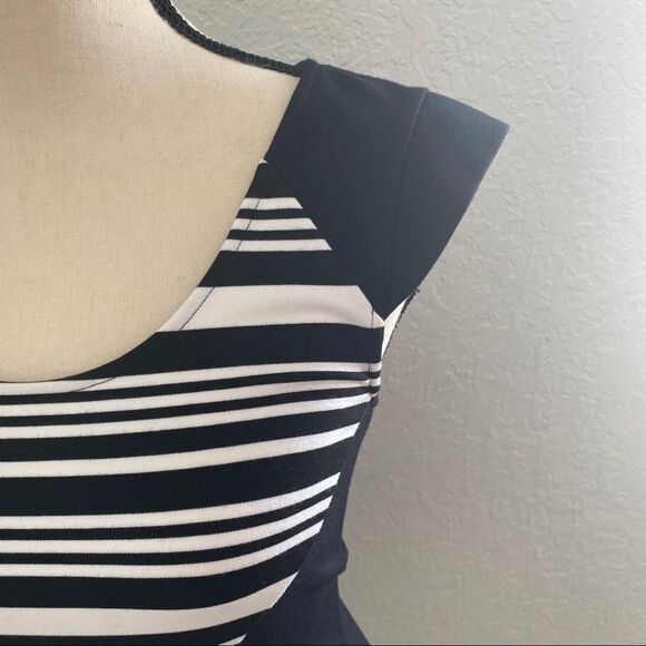 Express Black & White Striped Sheath Dress Sz 0 - Picture 5 of 13